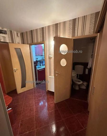 Apartament cu 4 camere decomandat, mobilat în Titan