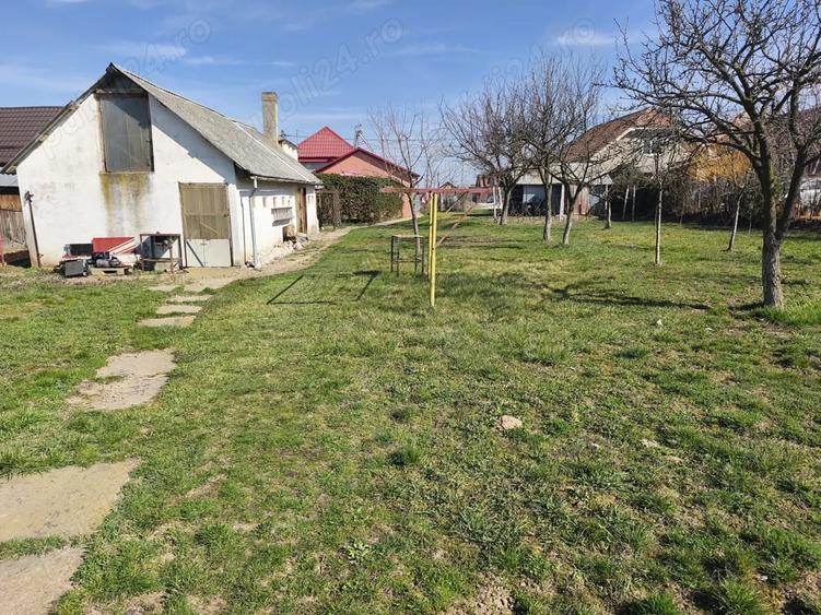 Casă cu 3 camere cu Teren 2000 Mp în Cihei