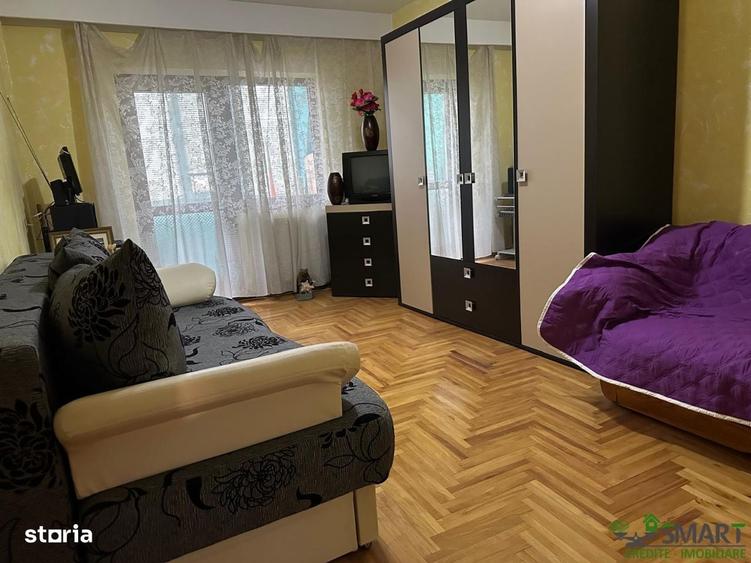 Apartament cu 3 camere decomandat în Traian
