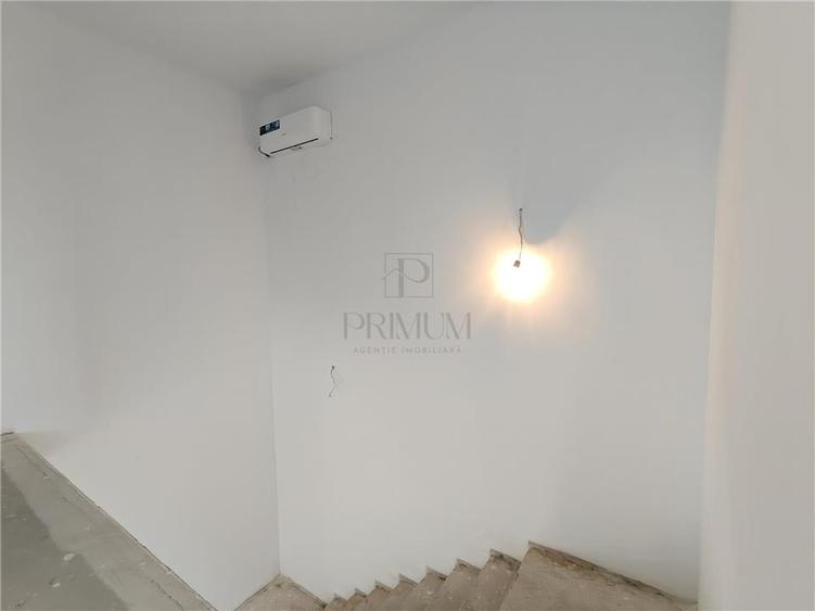 Duplex cu 5 camere cu Canalizare în Moșnița Veche