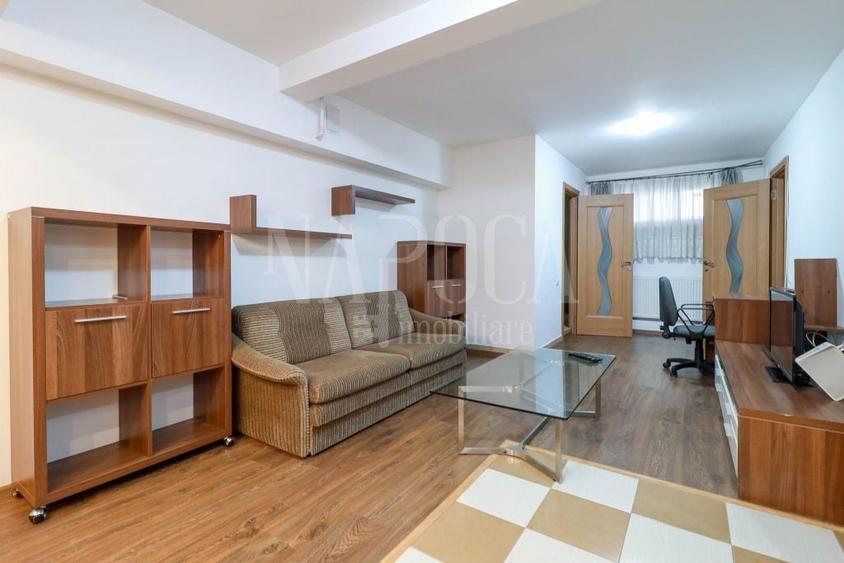 Apartament cu 3 camere semidecomandat în Central