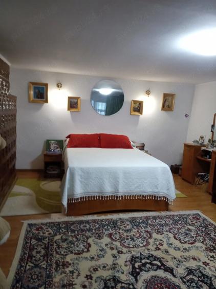 Casă cu 3 camere cu Teren 1350 Mp în Central