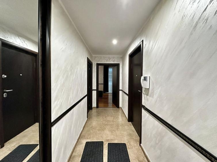 Apartament cu 3 camere decomandat, mobilat în Primăverii