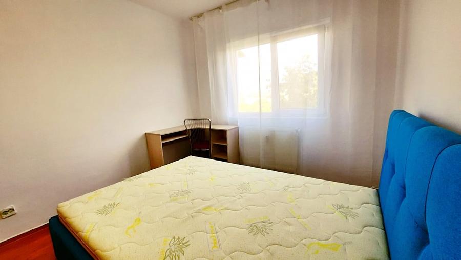 Apartament cu 3 camere decomandat, mobilat în Mircea cel Bătrân