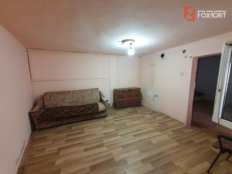 Casă individuală cu 6 camere cu Teren 1200 Mp în Gătaia