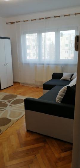 Apartament cu 2 camere semidecomandat în Budiu Mic