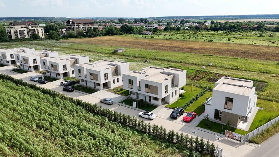 Casă individuală cu 5 camere cu Canalizare în Corbeanca