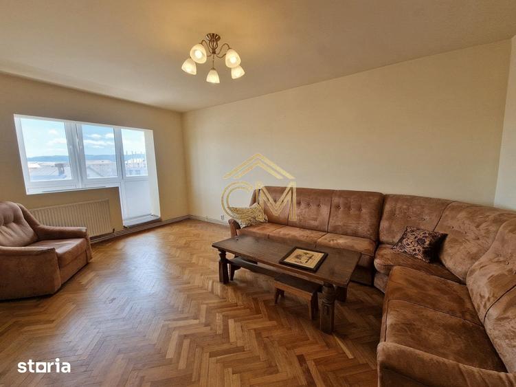 Apartament cu 4 camere decomandat în Ștrand