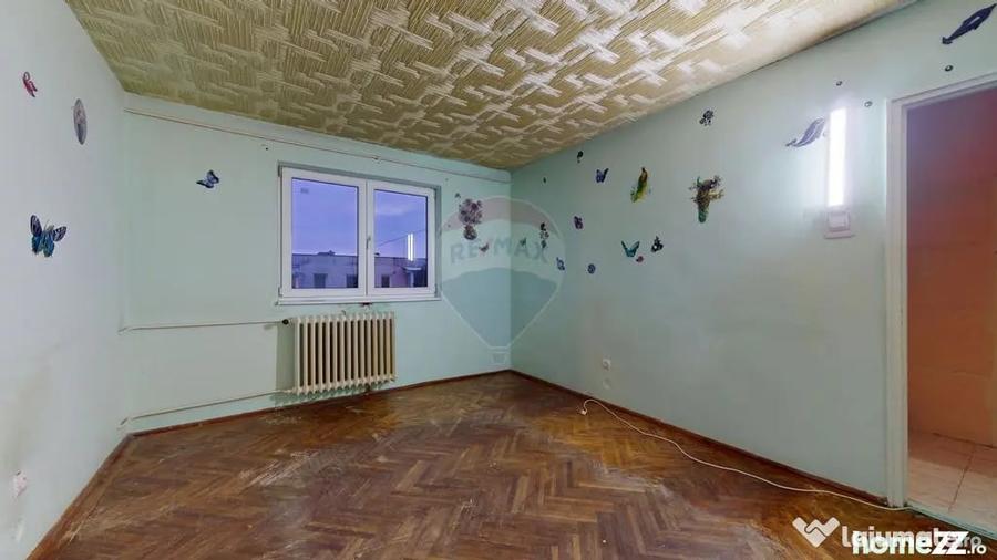 Apartament cu 3 camere semidecomandat în Electroprecizia