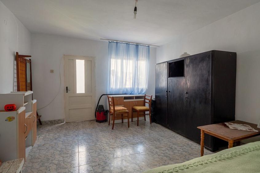 Casă individuală cu 3 camere cu Canalizare în Central