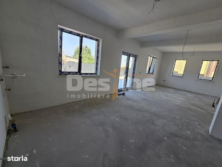 Casă cu 4 camere în Breazu