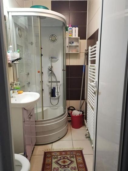 Apartament cu 3 camere decomandat în Olari