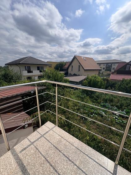 Casă cu 4 camere cu Canalizare în Dobroești