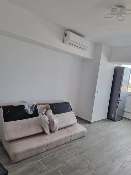 Apartament cu 2 camere semidecomandat în Rovine