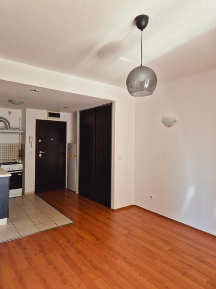 Apartament cu 2 camere semidecomandat, mobilat în Colentina