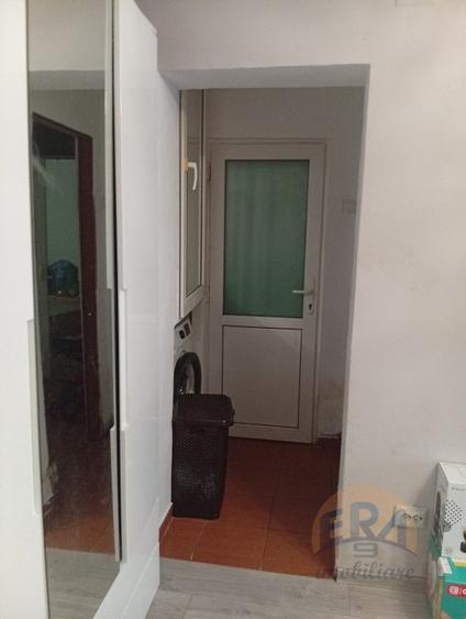 Apartament cu 2 camere semidecomandat în Valenta