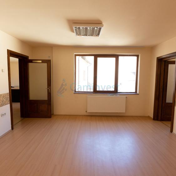 Spațiu comercial, de 382 mp, în Central