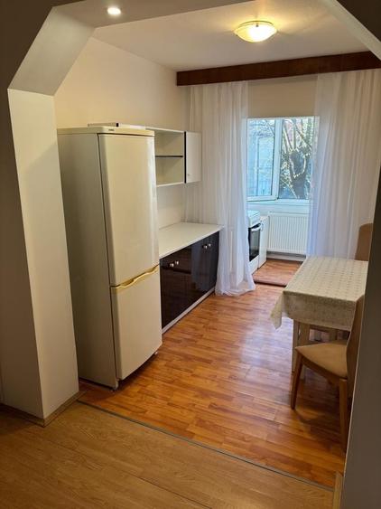 Apartament cu 2 camere decomandat în Complex Studențesc