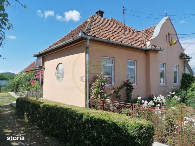 Casă cu 4 camere cu Teren 1710 Mp în Central
