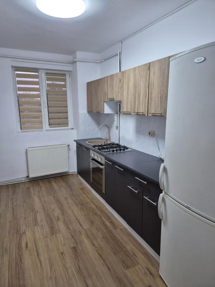 Apartament cu 2 camere decomandat în Triaj