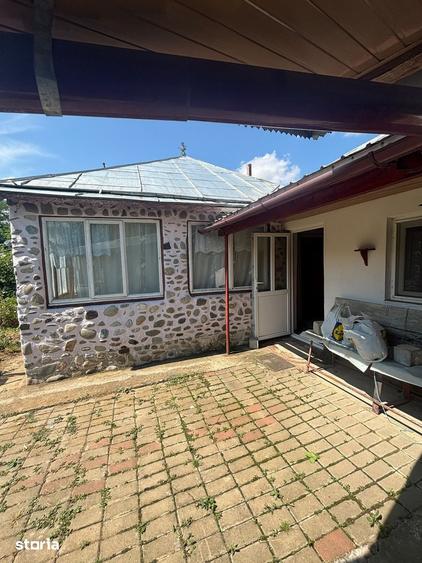 Casă cu 3 camere cu Teren 1000 Mp în Central