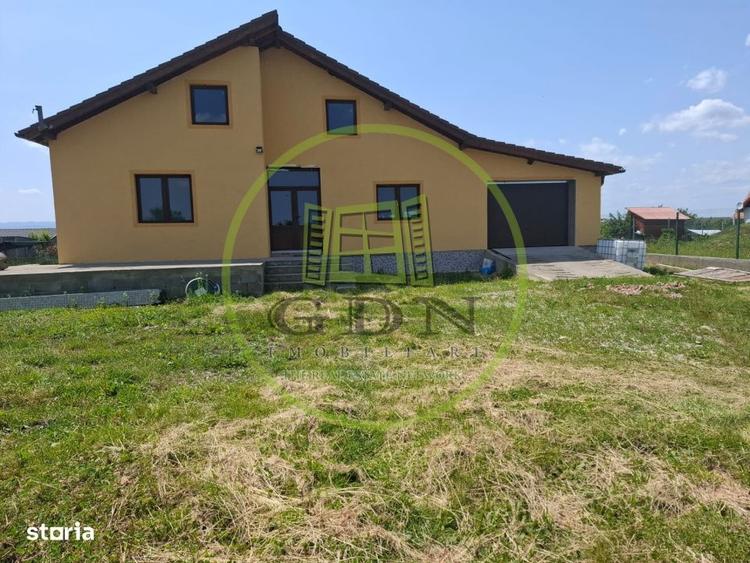 Casă cu 4 camere în Arpașu de Jos
