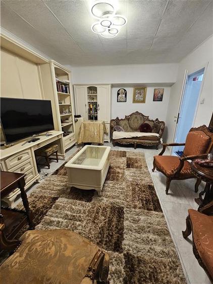 Apartament cu 3 camere decomandat, mobilat în Pantelimon