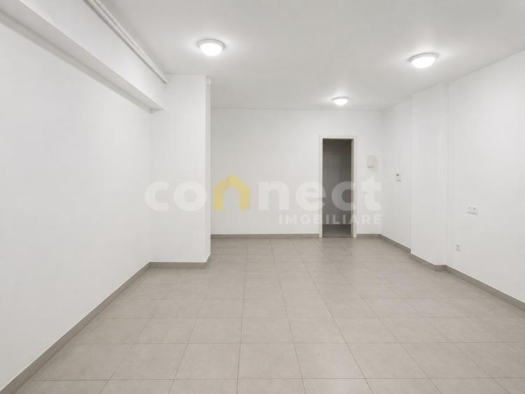 Spații comerciale compuse| Multifuncțional | Vitrină | 73 mp + 57 mp | Bună Ziua - 5
