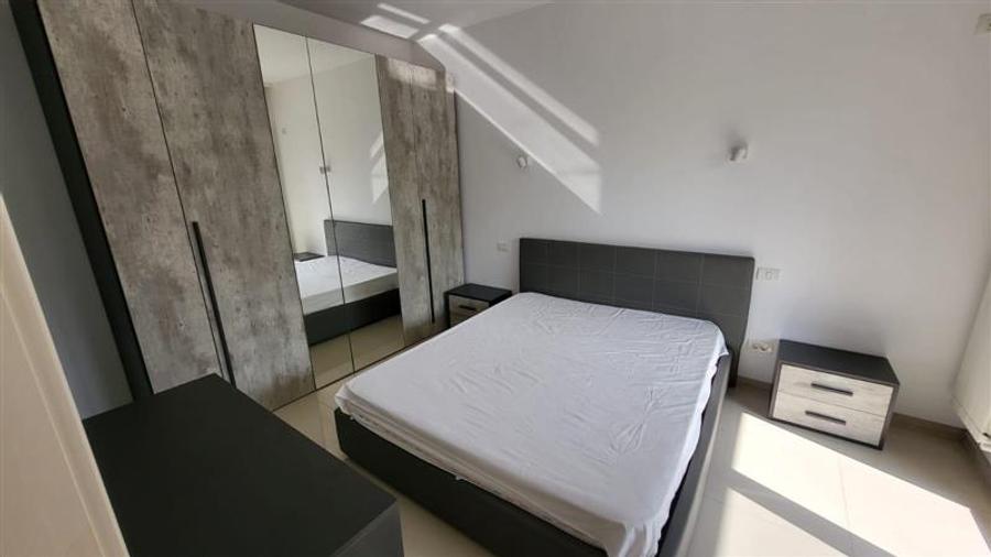 Apartament cu 2 camere decomandat, mobilat în City Park Mall