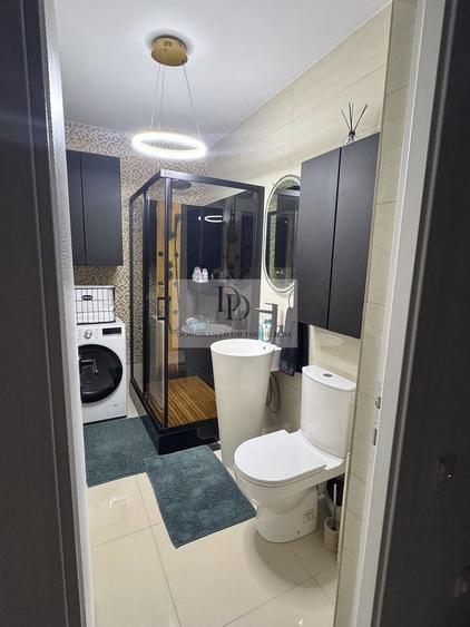 Apartament cu 3 camere semidecomandat, mobilat în Dâmbul Rotund