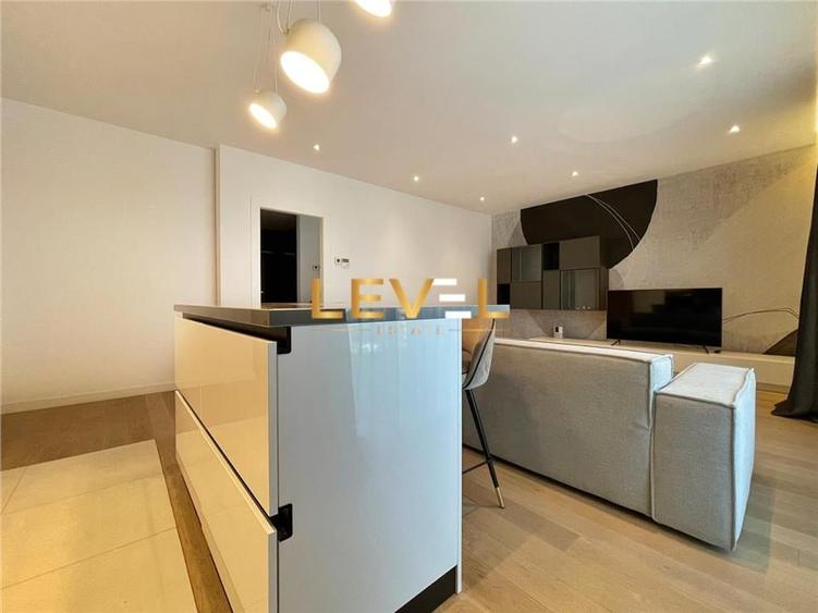 Apartament cu 4 camere decomandat, mobilat în Herăstrău