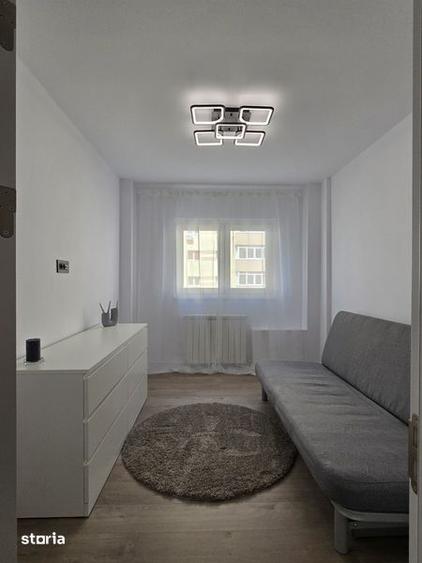 Apartament cu 3 camere semidecomandat în Obor