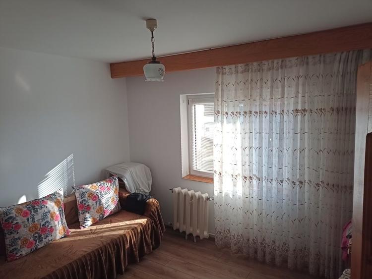 Apartament cu 3 camere decomandat în Sud