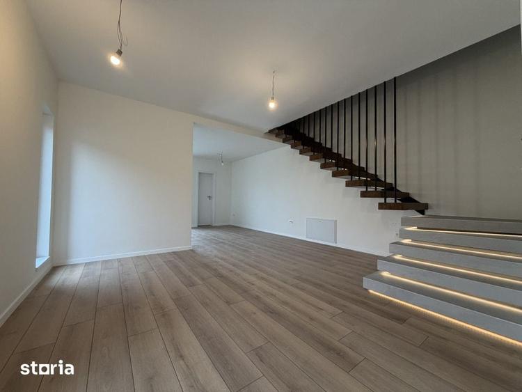 Casă cu 4 camere cu Teren 330 Mp în Șag