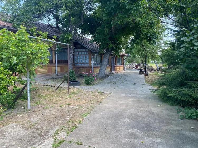 Teren în Vărăști