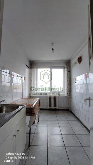 Apartament cu 2 camere semidecomandat în Tei
