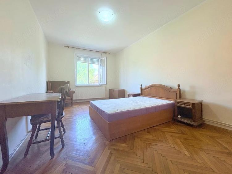 Apartament cu 3 camere decomandat în Aradului