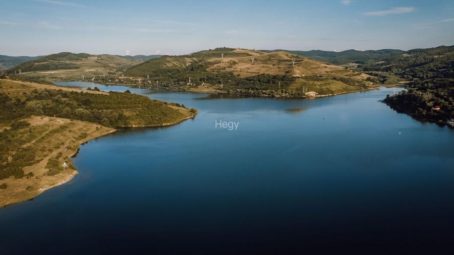 Teren de vanzare langa lacul Bezid