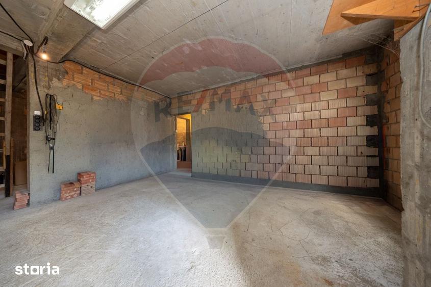 Casă cu 4 camere cu Teren 600 Mp în Cristian