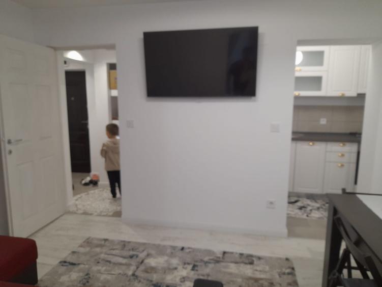 Apartament cu 2 camere semidecomandat în Central