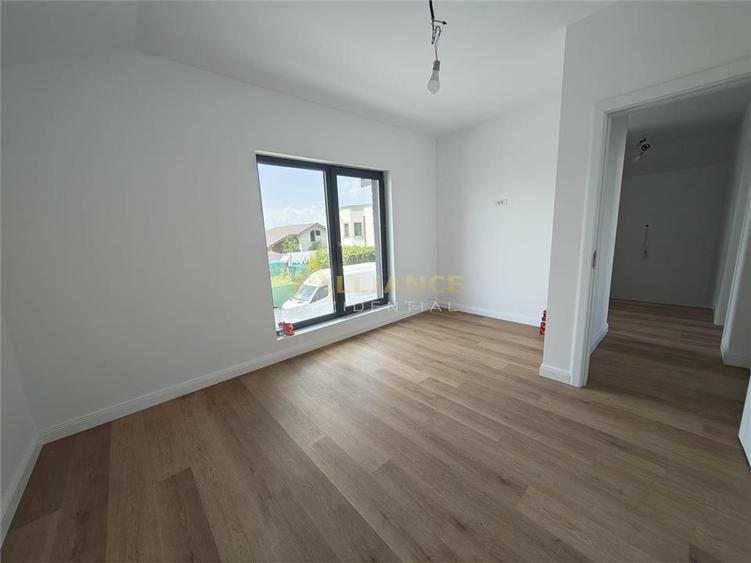 Casă individuală cu 5 camere cu Teren 259 Mp în Berceni