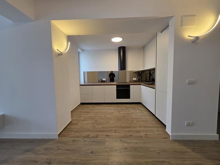 Apartament cu 3 camere în Armeneasca