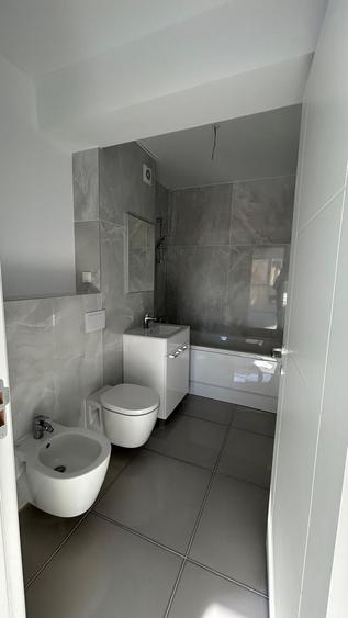 Apartament cu 3 camere semidecomandat în Albert
