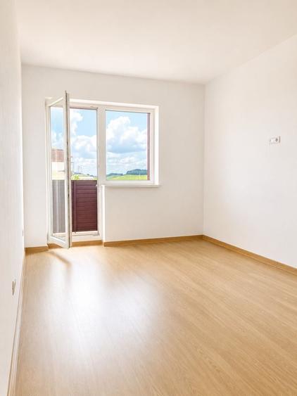 Apartament cu 3 camere decomandat în Sânpetru