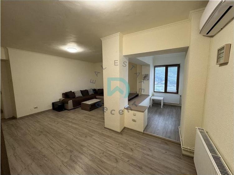 Apartament cu 4 camere decomandat în Centrul Civic