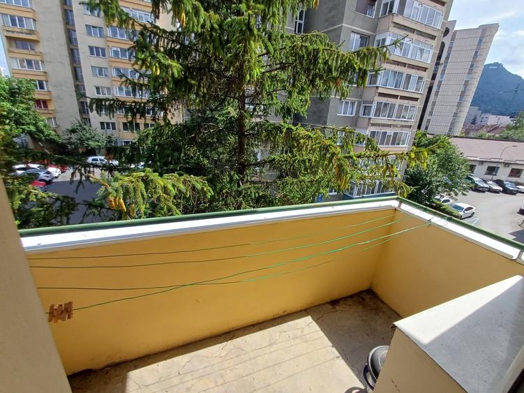 Apartament cu 2 camere semidecomandat în Griviței