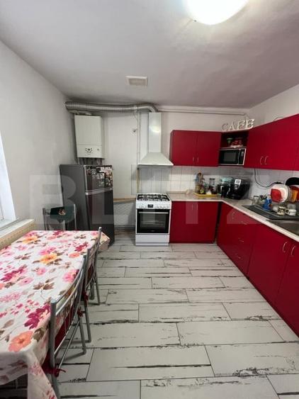 Apartament cu 3 Camere , 77 mp. Micro 16 - 1