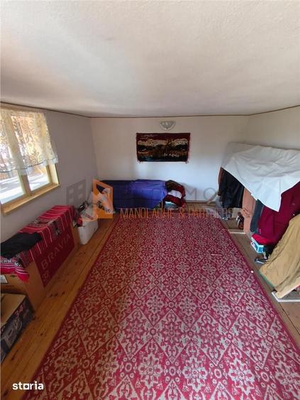 Casă cu 6 camere decomandat cu Teren 1717 Mp în Pârscov