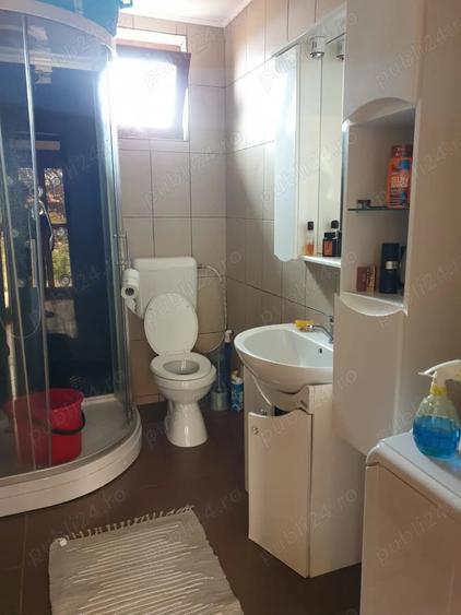 Casă cu 3 camere în Adunații-Copăceni