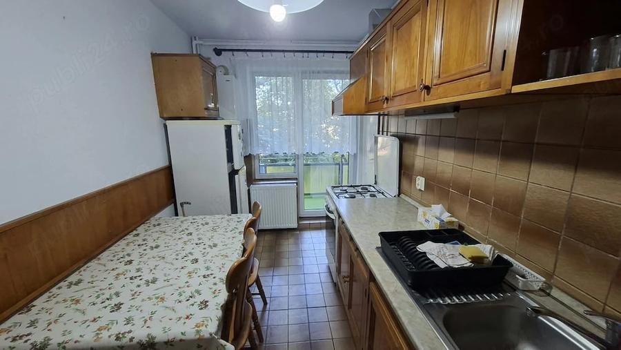 Apartament cu 3 camere decomandat în 7 Noiembrie